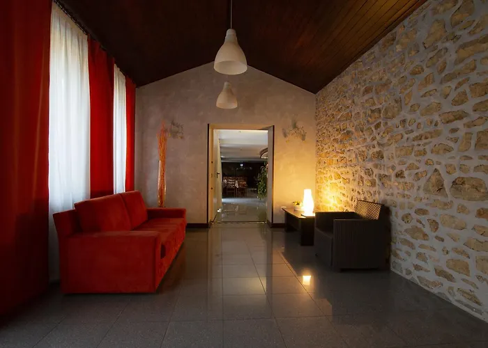 Otel San Zeno San Zeno di Montagna