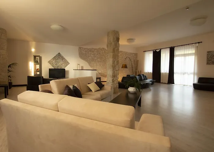 Otel San Zeno San Zeno di Montagna
